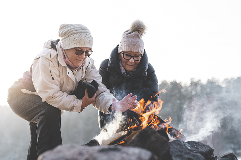 Backyard winter activities-winterbonfire