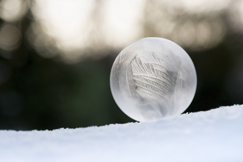 Backyard winter activities-IceBubble Backyard winter activities-IceBubble